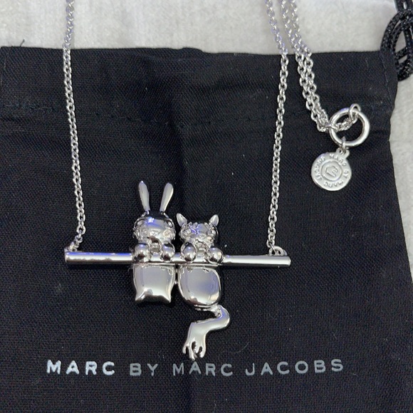NWT Marc by Marc Jacobs silver necklace rabbit 15” long beautiful for a gift - Picture 5 of 8